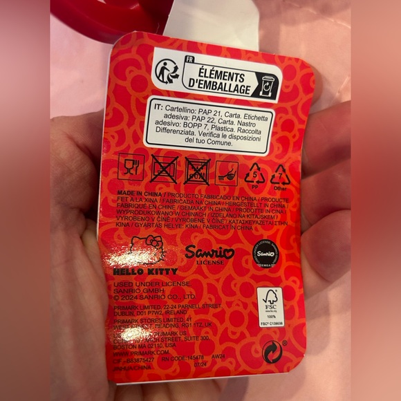 Hello Kitty Glitter Filled Water Bottle - Picture 2 of 6